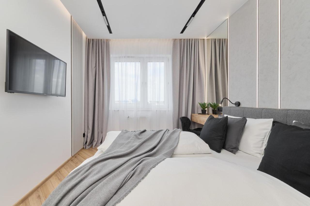 Exclusive Apartment With Balcony & Parking Wroclaw By Renters Prestige Zewnętrze zdjęcie