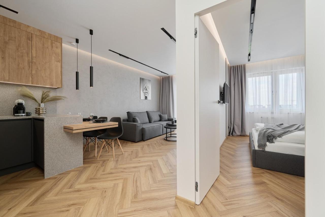 Exclusive Apartment With Balcony & Parking Wroclaw By Renters Prestige Zewnętrze zdjęcie