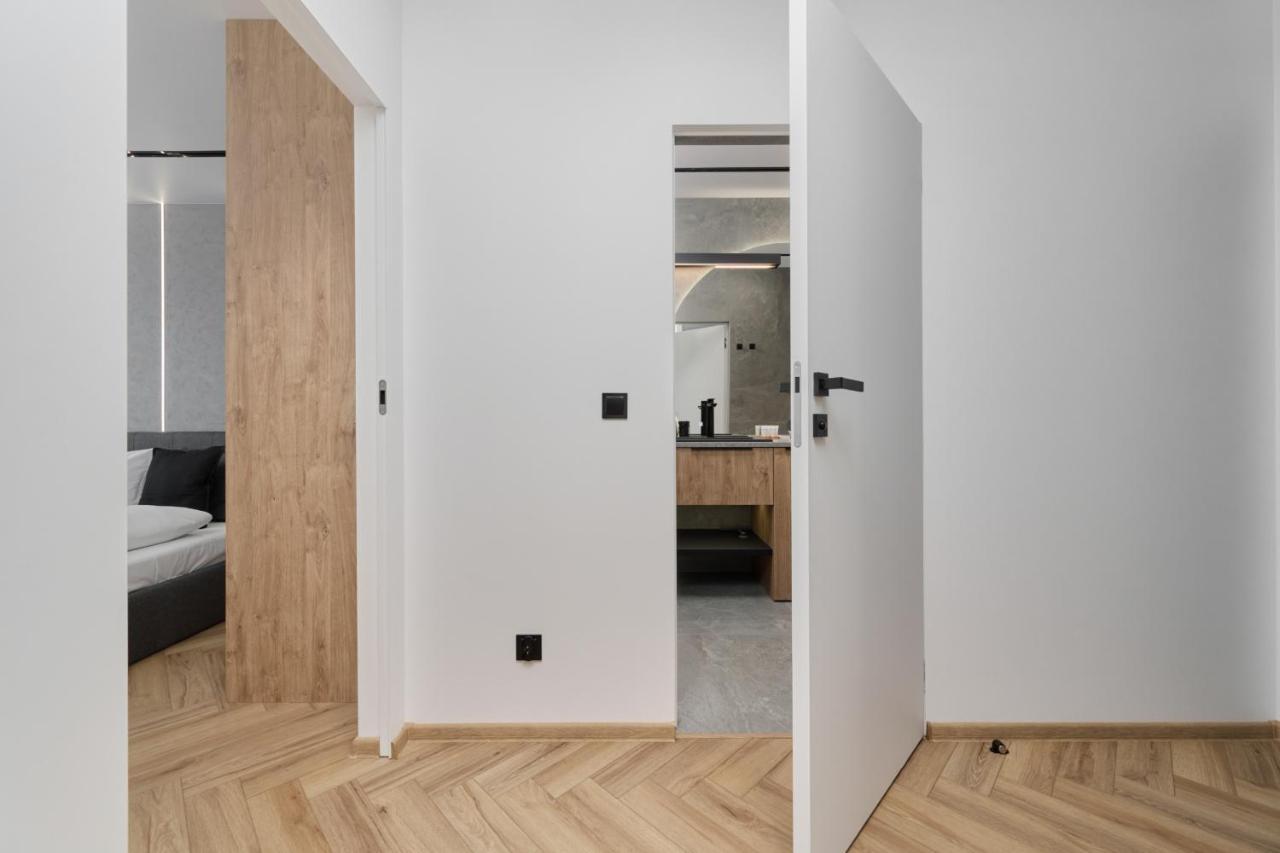 Exclusive Apartment With Balcony & Parking Wroclaw By Renters Prestige Zewnętrze zdjęcie