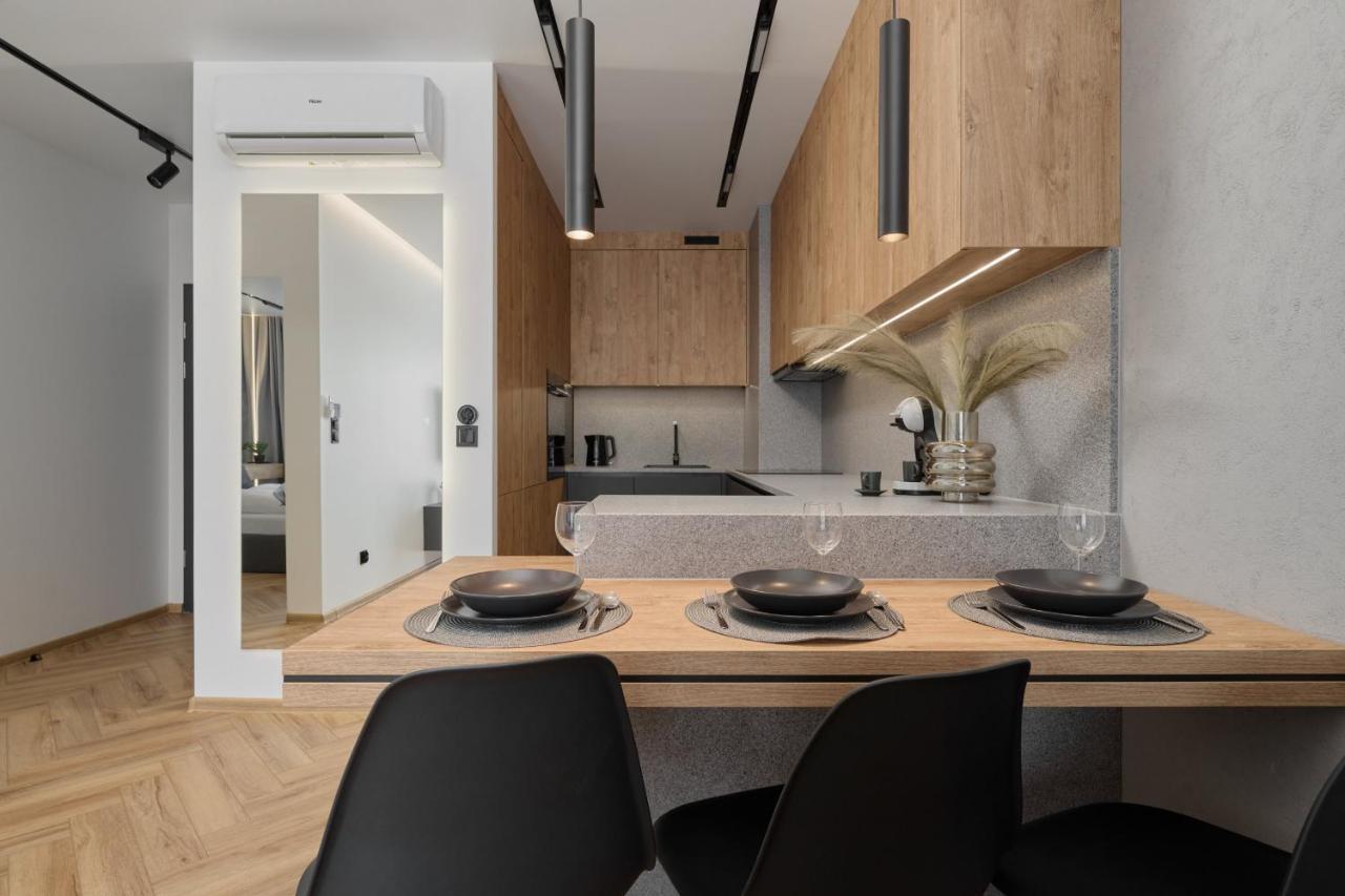 Exclusive Apartment With Balcony & Parking Wroclaw By Renters Prestige Zewnętrze zdjęcie