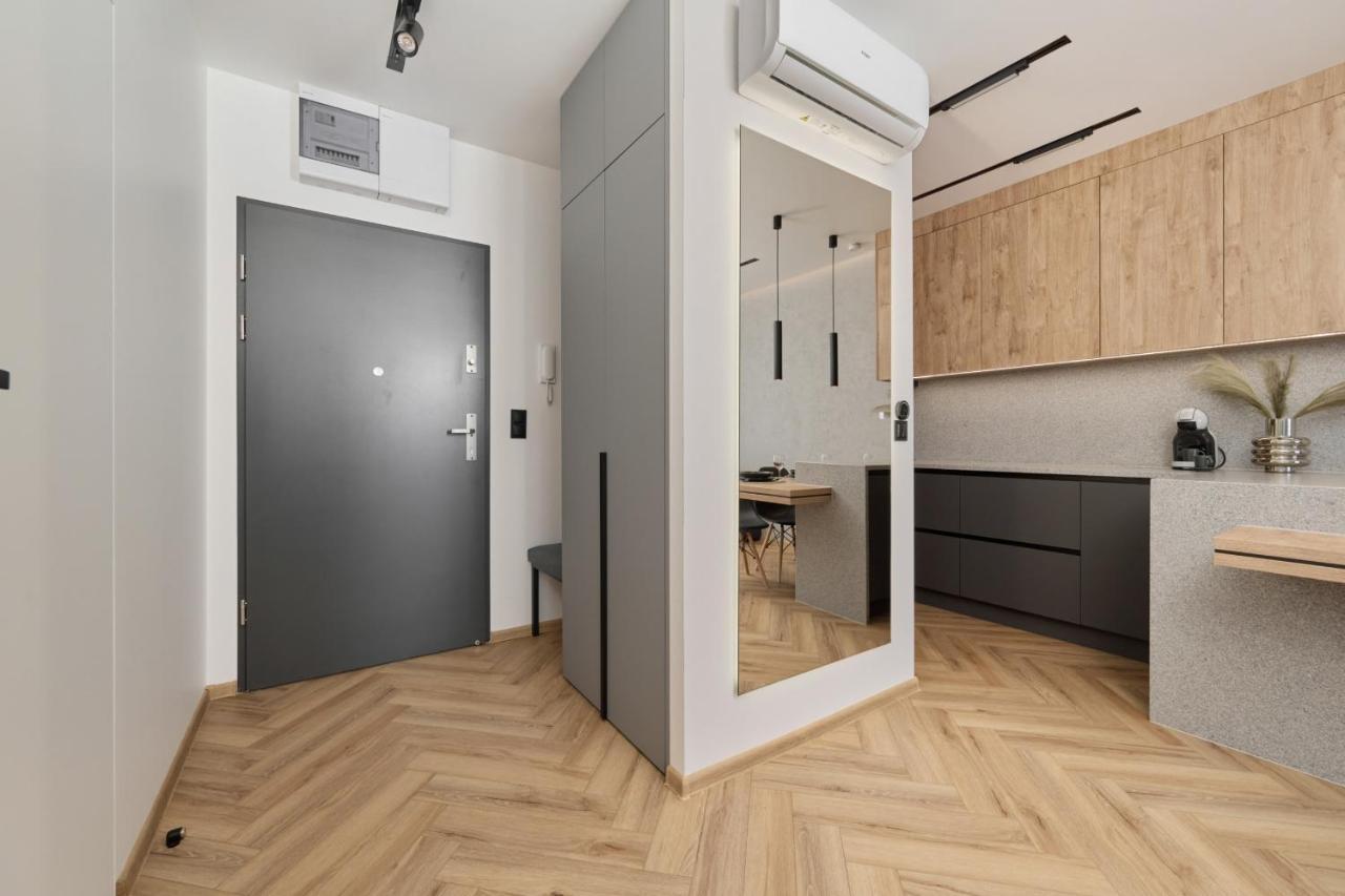 Exclusive Apartment With Balcony & Parking Wroclaw By Renters Prestige Zewnętrze zdjęcie