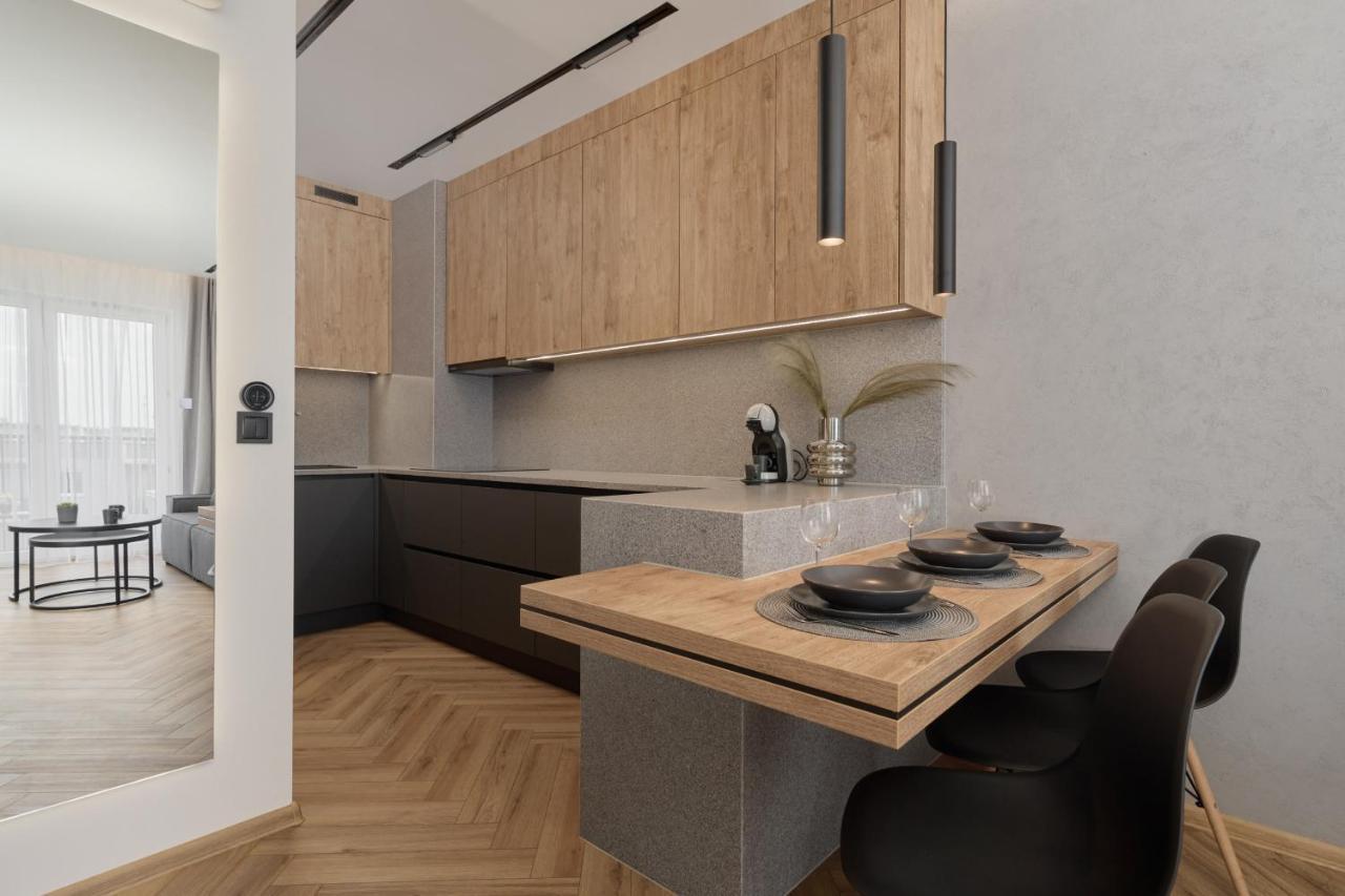 Exclusive Apartment With Balcony & Parking Wroclaw By Renters Prestige Zewnętrze zdjęcie